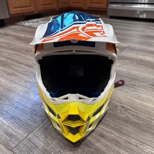Fly Racing F2 Carbon Helmet