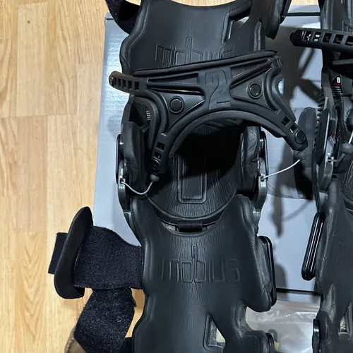 Mobius X8 Knee Braces In Storm Grey Size Small