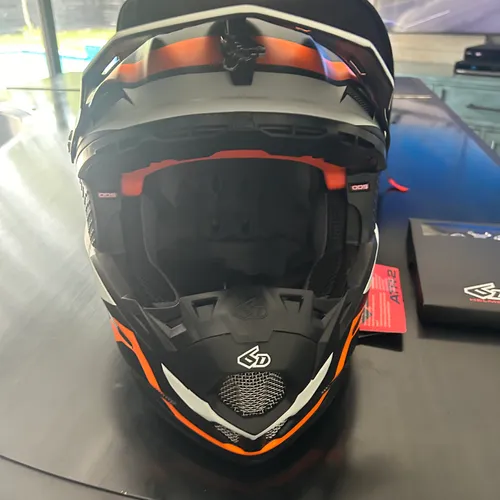 6d Atr2 Helmet Medium.  