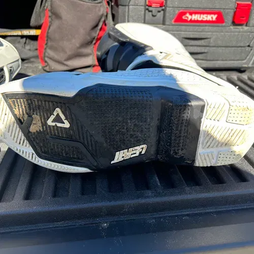 Leatt 5.5 Flex Lock Boots Size 13