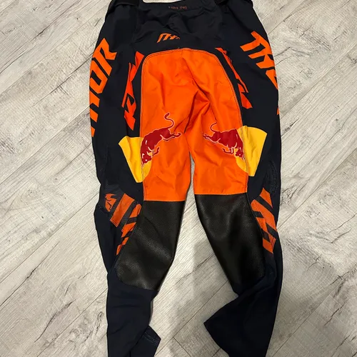 Red Bull Apparel - Size XL