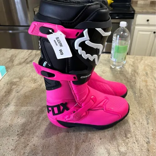 Women's Fox Racing Boots - Size 9