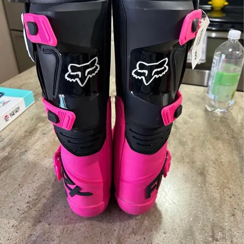 Women's Fox Racing Boots - Size 9