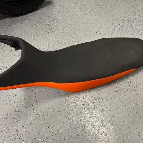2019-2024 KTM 890 Original Seat