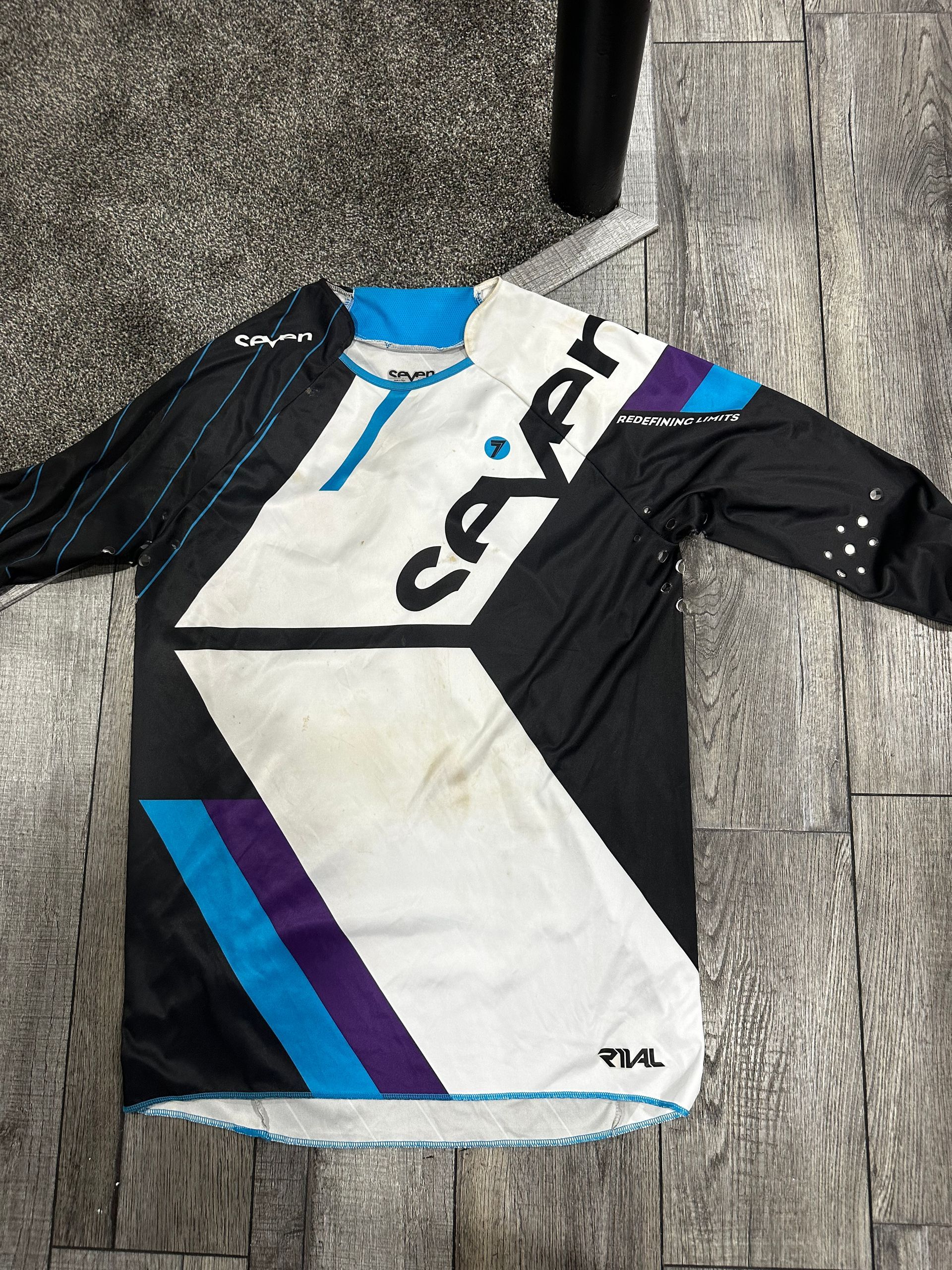 Seven | MX Locker