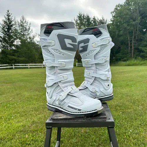 First Impressions: Gaerne SG22 Dirt Bike Boots