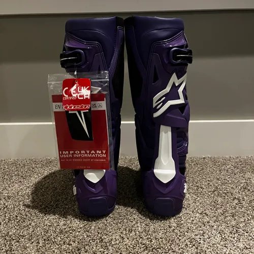 Tech 10 Boots Purple