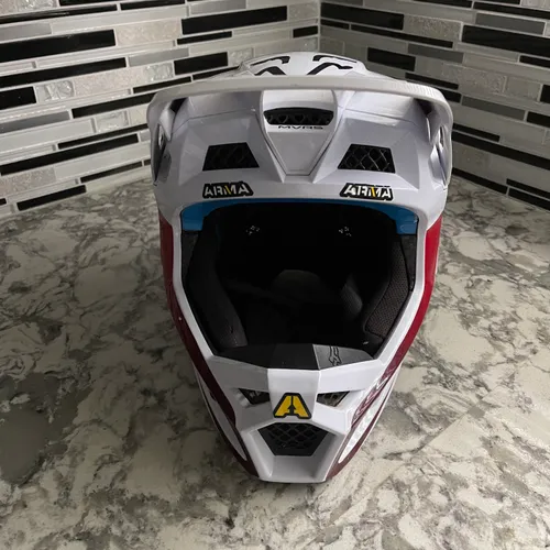 Fox Racing V3 Helmet - Size M
