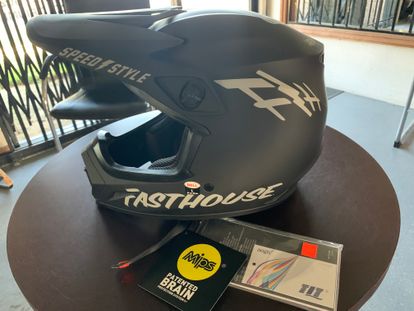 Bell Helmets - Size M Fasthouse MX-9 Mips