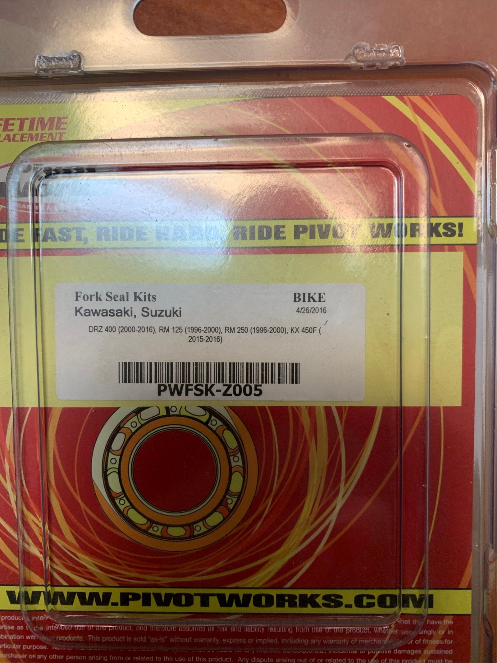 Pivot Works Fork Seal Kit  PWFSK-Z005  Kx 450 2015-2022 RM 125 And 250 1996-2000
