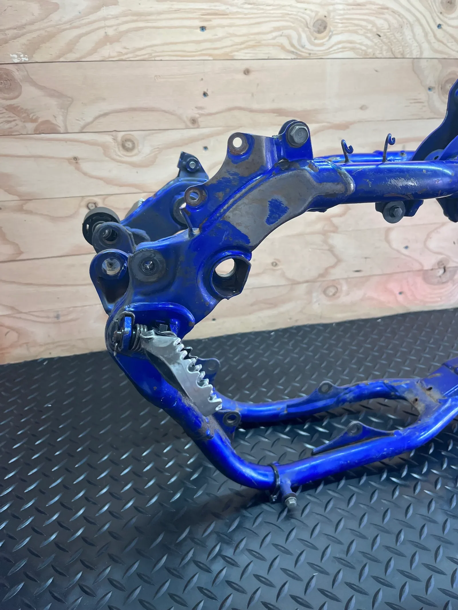 02-04 Yz250 OEM Main Frame Chassis