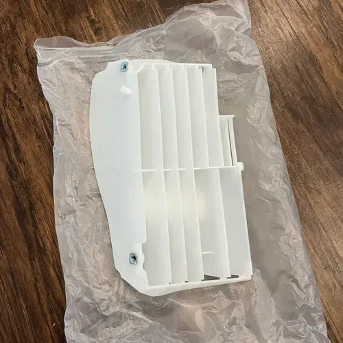 NEW YZ250F YZ450F OEM Radiator Louver Panel 1 - BR9-2172A-00-00