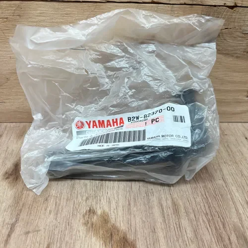 NEW Yamaha Yz450 Plug Cap Assembly 