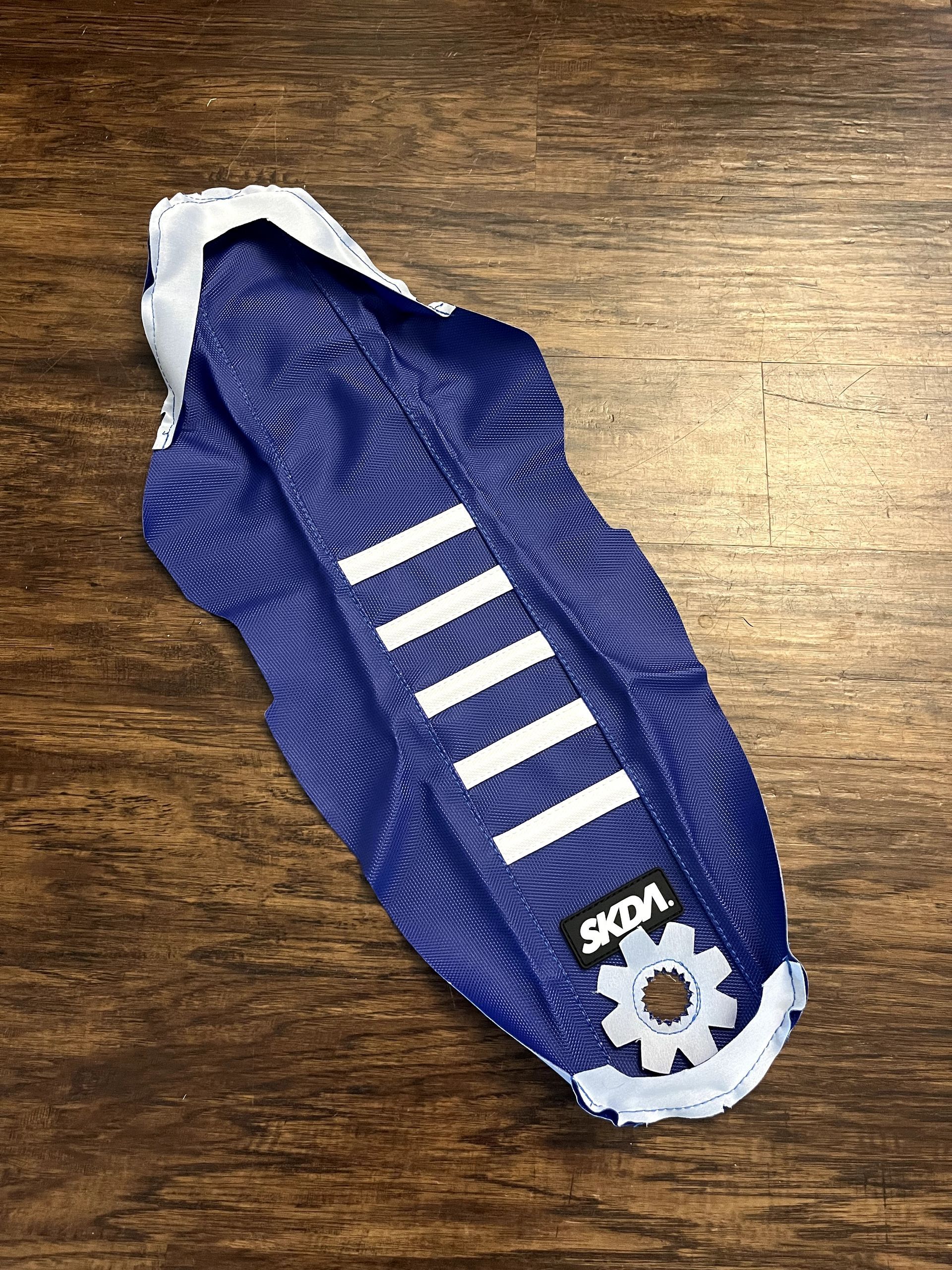 NEW SKDA 22-25 YZ125 YZ250 Ribbed Seat Cover - Blue/White
