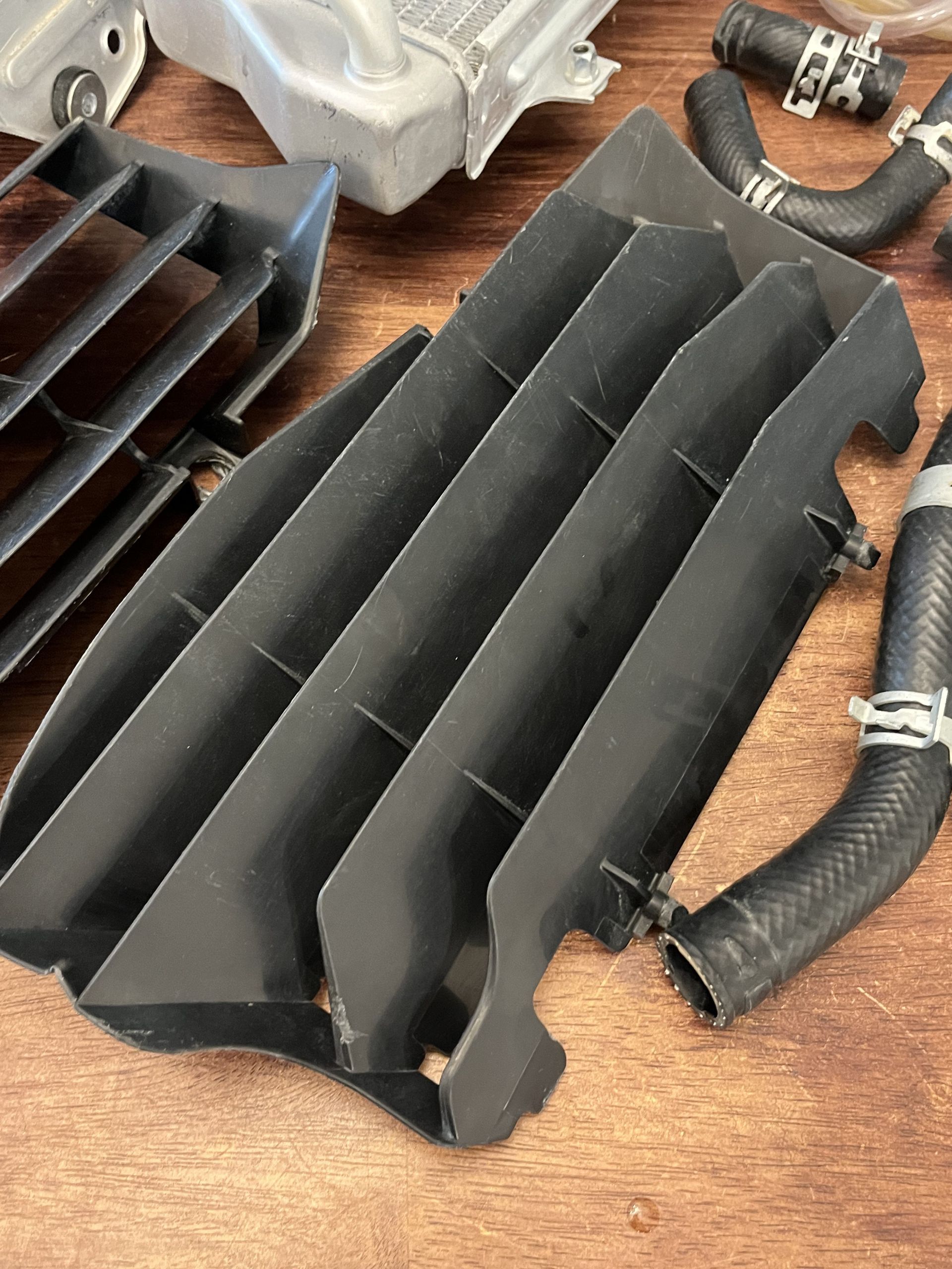 2025 KX250 OEM Radiators Set Left Right Louvers Kawasaki - 39061-0967 39061-0966