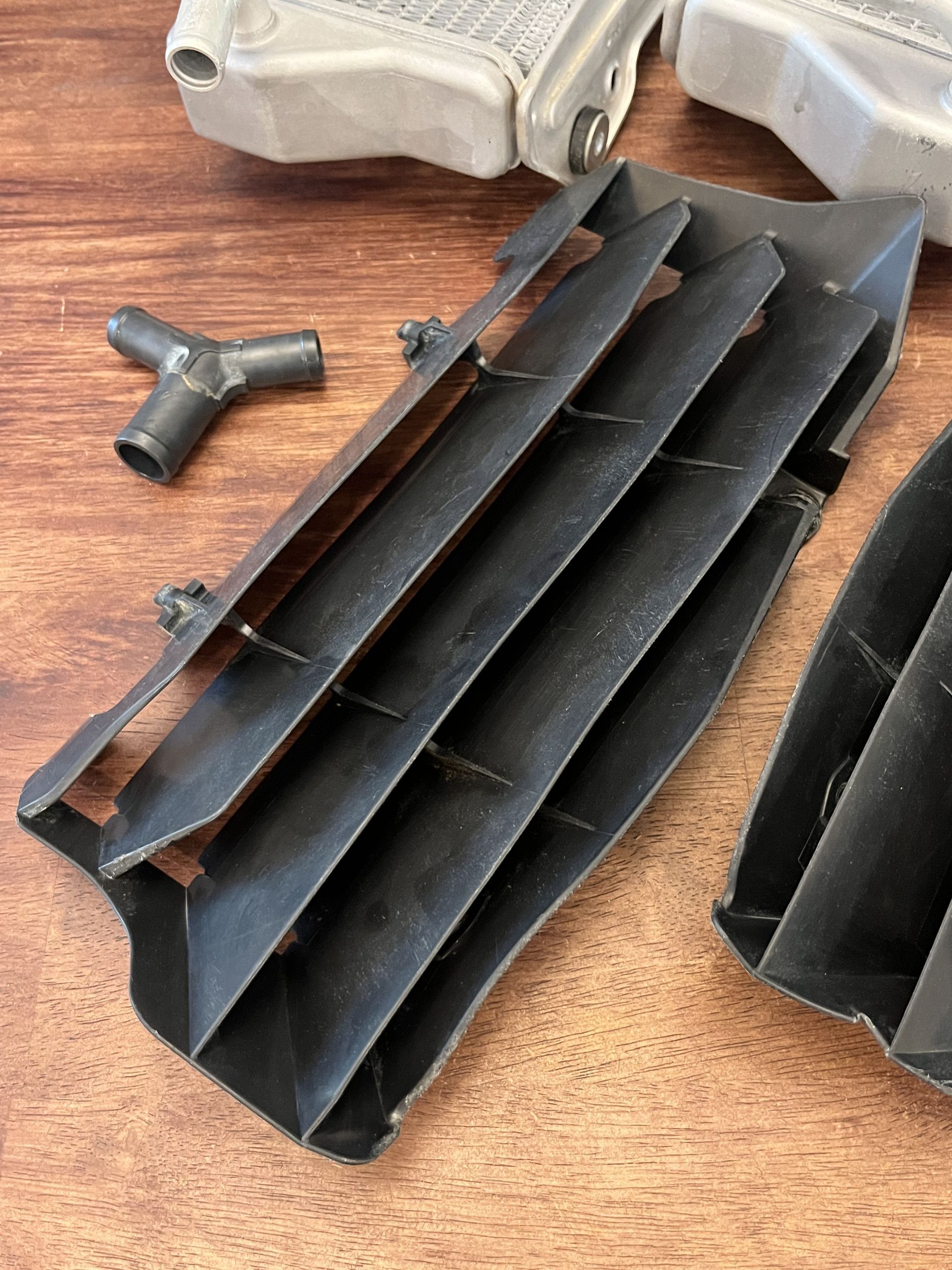 2025 KX250 OEM Radiators Set Left Right Louvers Kawasaki - 39061-0967 39061-0966