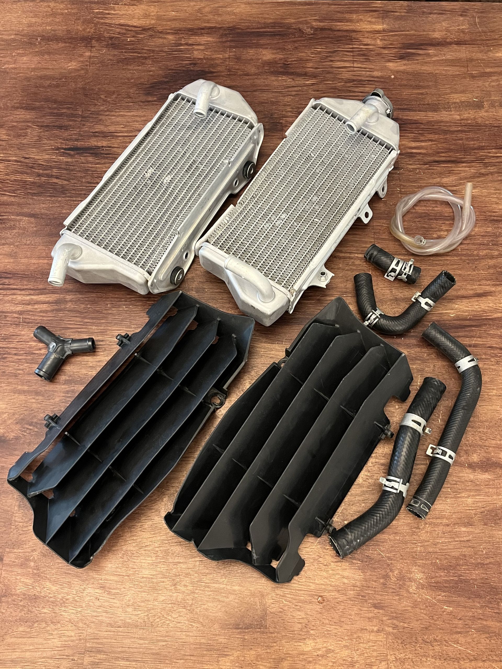 2025 KX250 OEM Radiators Set Left Right Louvers Kawasaki - 39061-0967 39061-0966