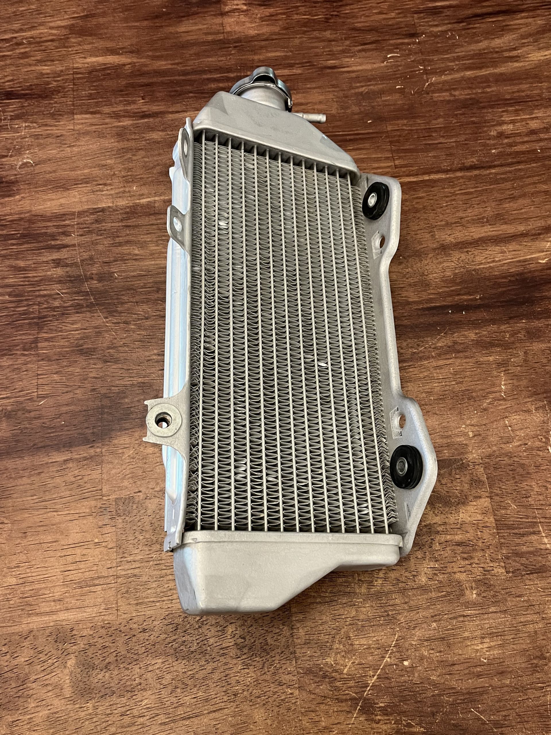 2025 KX250 OEM Radiators Set Left Right Louvers Kawasaki - 39061-0967 39061-0966
