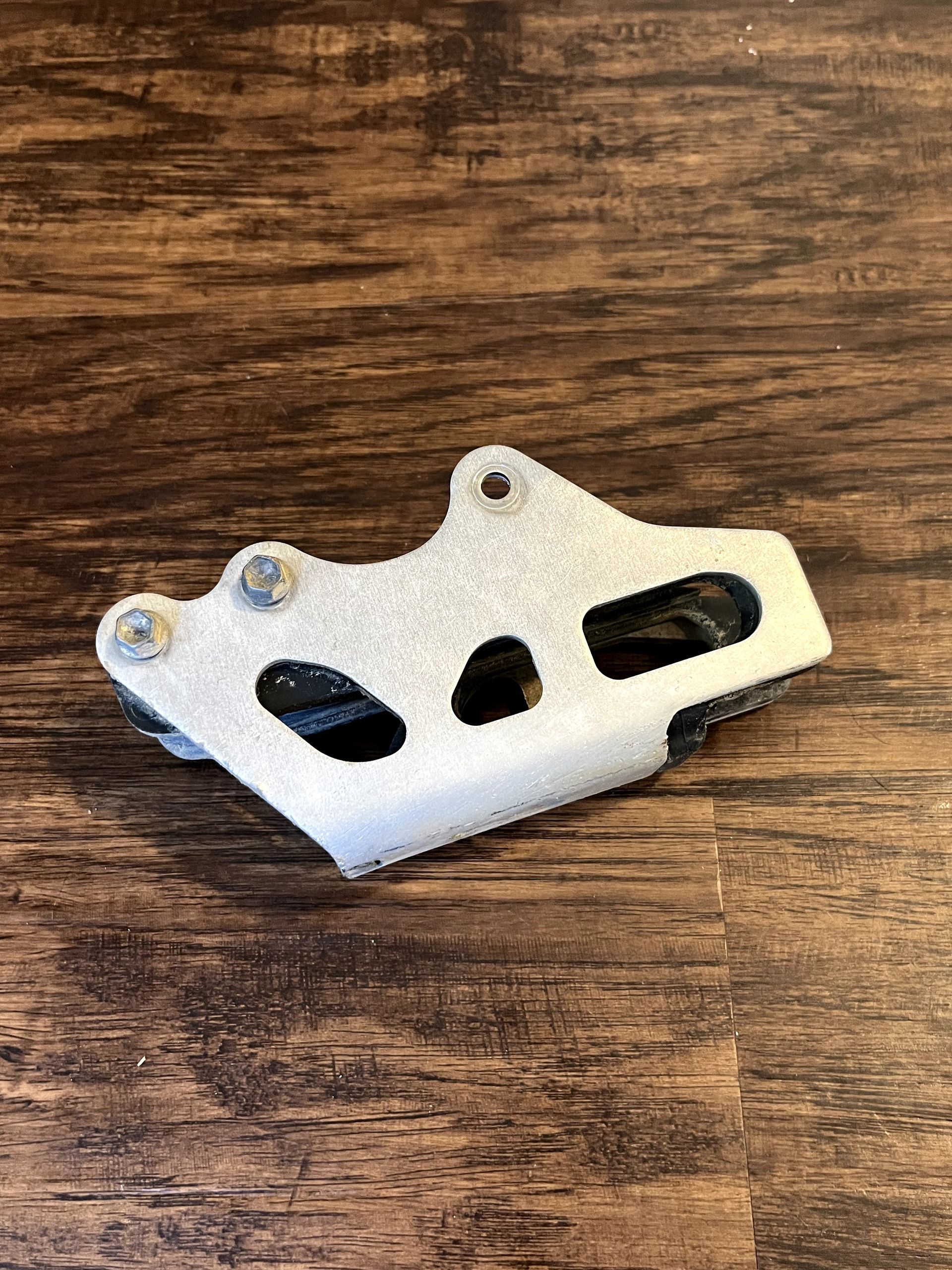 YZ125 YZ250F YZ450F OEM Rear Chain Guide - 2S2-22199-70-00 // 2S2-22128-70-00