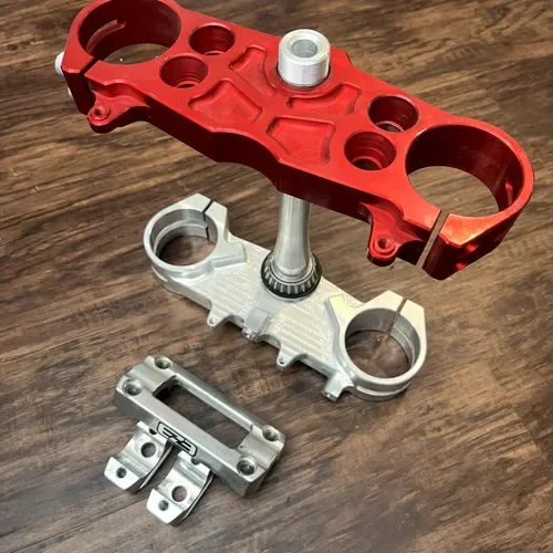 EZE Race Products CRF250 CRF450 Triple Clamps - Billet Silver / Red