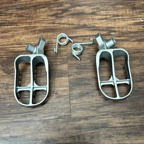 NEW OEM Yamaha Foot Pegs - YZ250F YZ450F