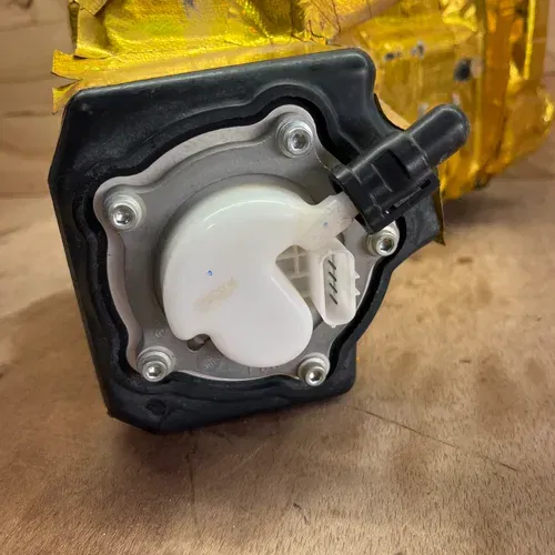 2018-2023 YZ450f OEM Fuel Tank Oversized W/ Fuel Pump 