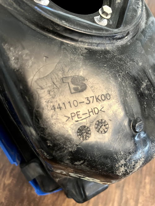 18-24 RMZ250 RMZ450 OEM Gas Fuel Tank - 44110-37K00