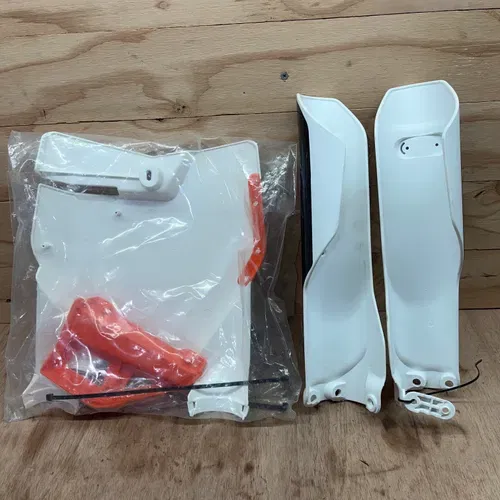 NEW Cycra Front Number Plate And Fork Guards- 16-18 KTM Husky 