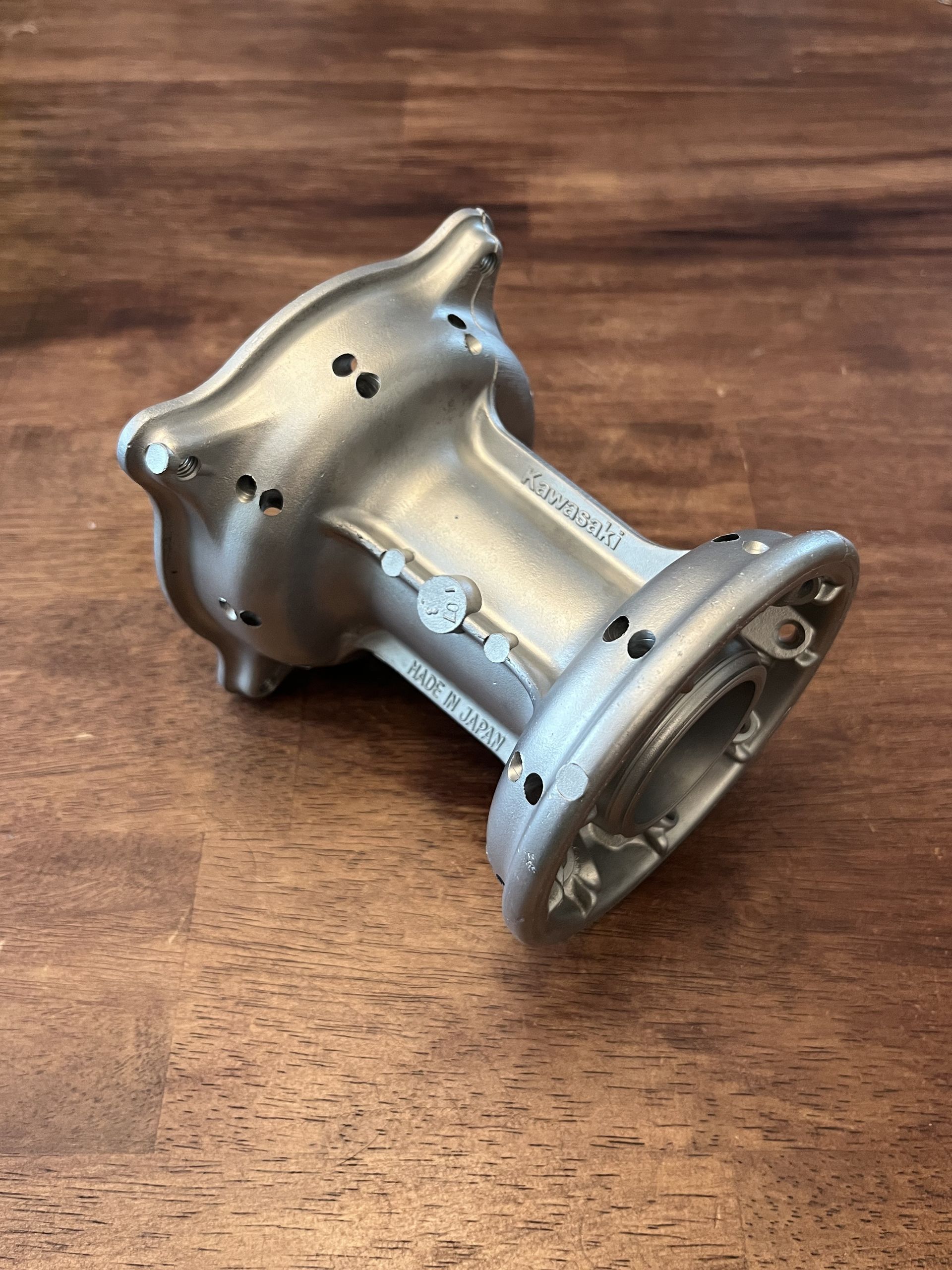 NEW 94-04 KX500 KX125 KX250 OEM Front Wheel Hub - Kawasaki KX - 41034-1226