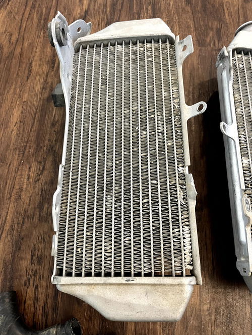 17-20 CRF450 OEM Left Right Radiator Fill Non-Fill