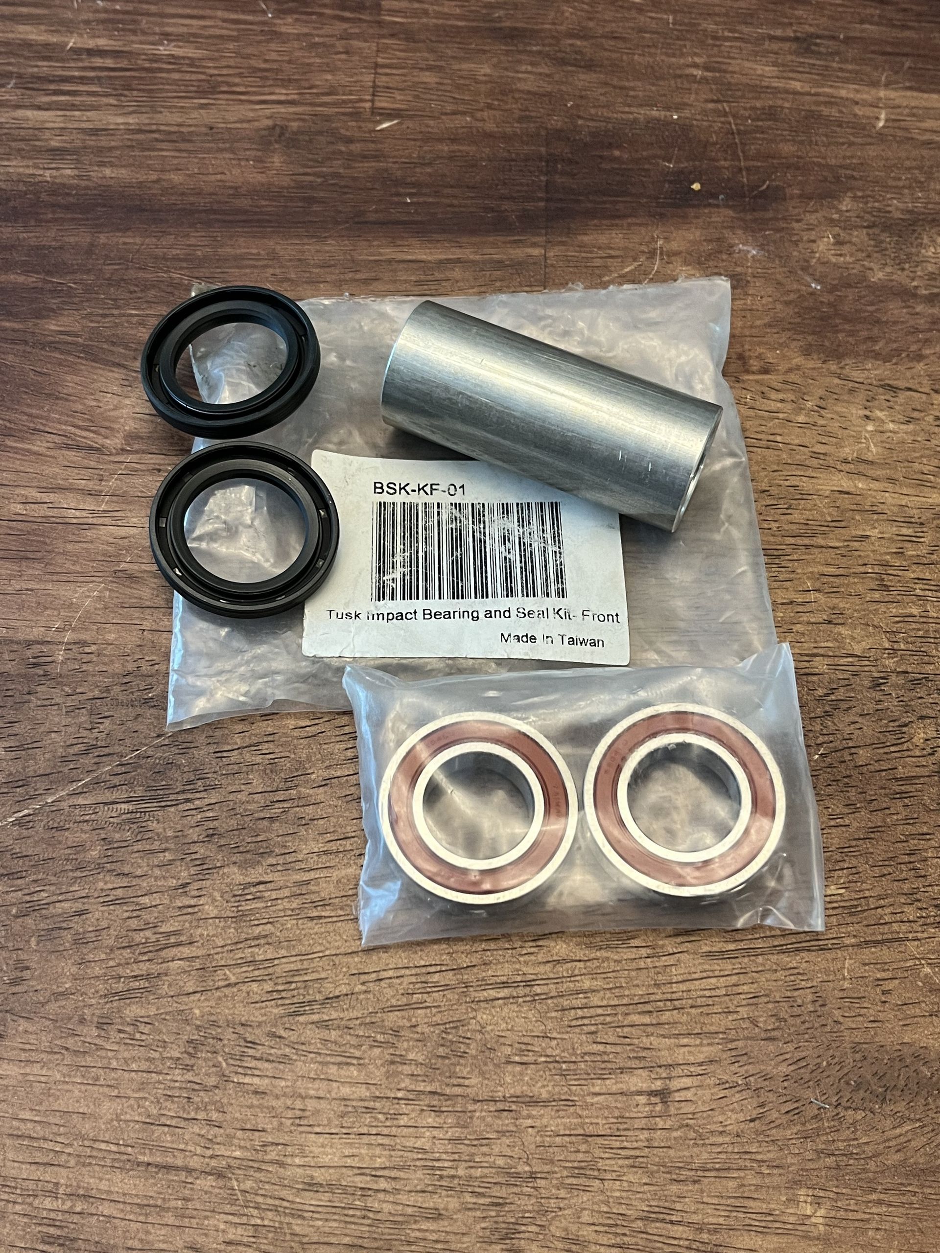 NEW TUSK Front Wheel Bearings / Seal Kits Kawasaki KX125 KX250 KX450 - BSK-KF-01