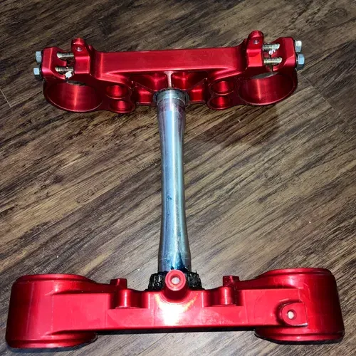 LIKE NEW EZE Race Products CRF250 CRF450 Triple Clamps- Anodized Red 