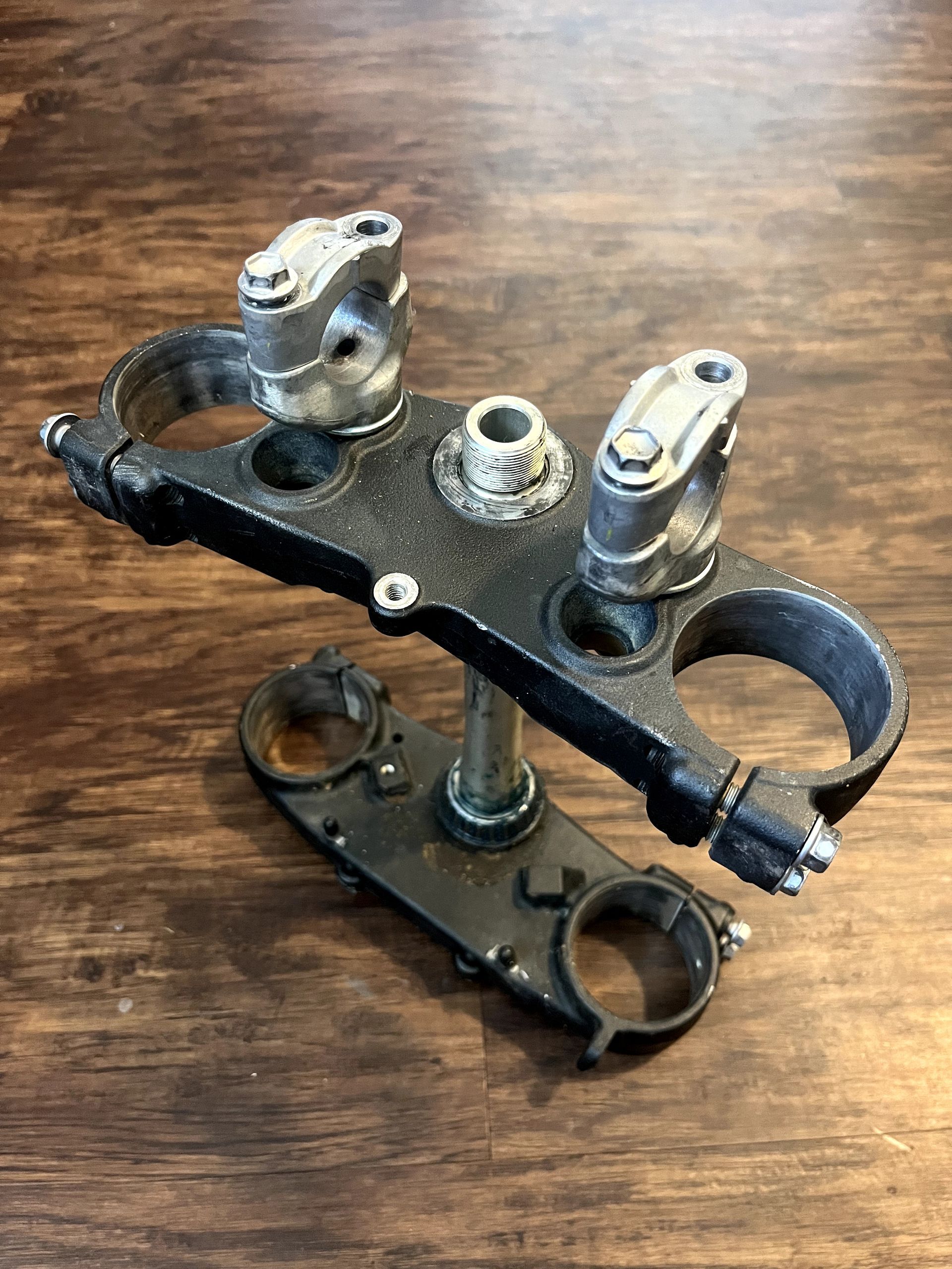 YZ250F YZ450F OEM Triple Clamps W/ Bar Mounts - 33D-23340-20-00 // B2W-23435-00