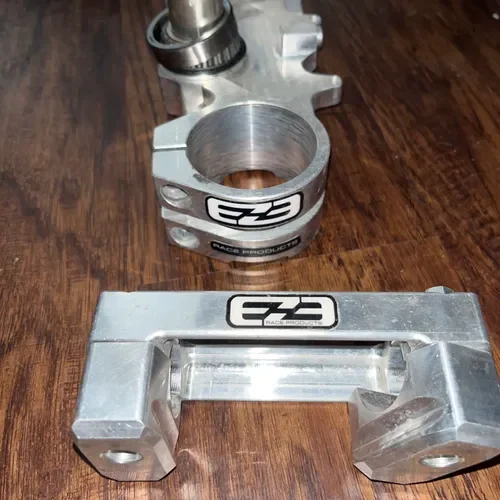 EZE Race Products Crf250 Crf450 Triple Clamps- STOCK OEM 22mm