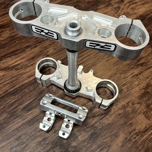 EZE Race Products CRF250 CRF450 Triple Clamps- Billet Aluminum Silver