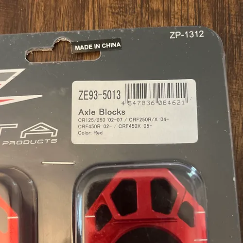 NEW Zeta Swingarm Axle Blocks- Red ZE93-5013