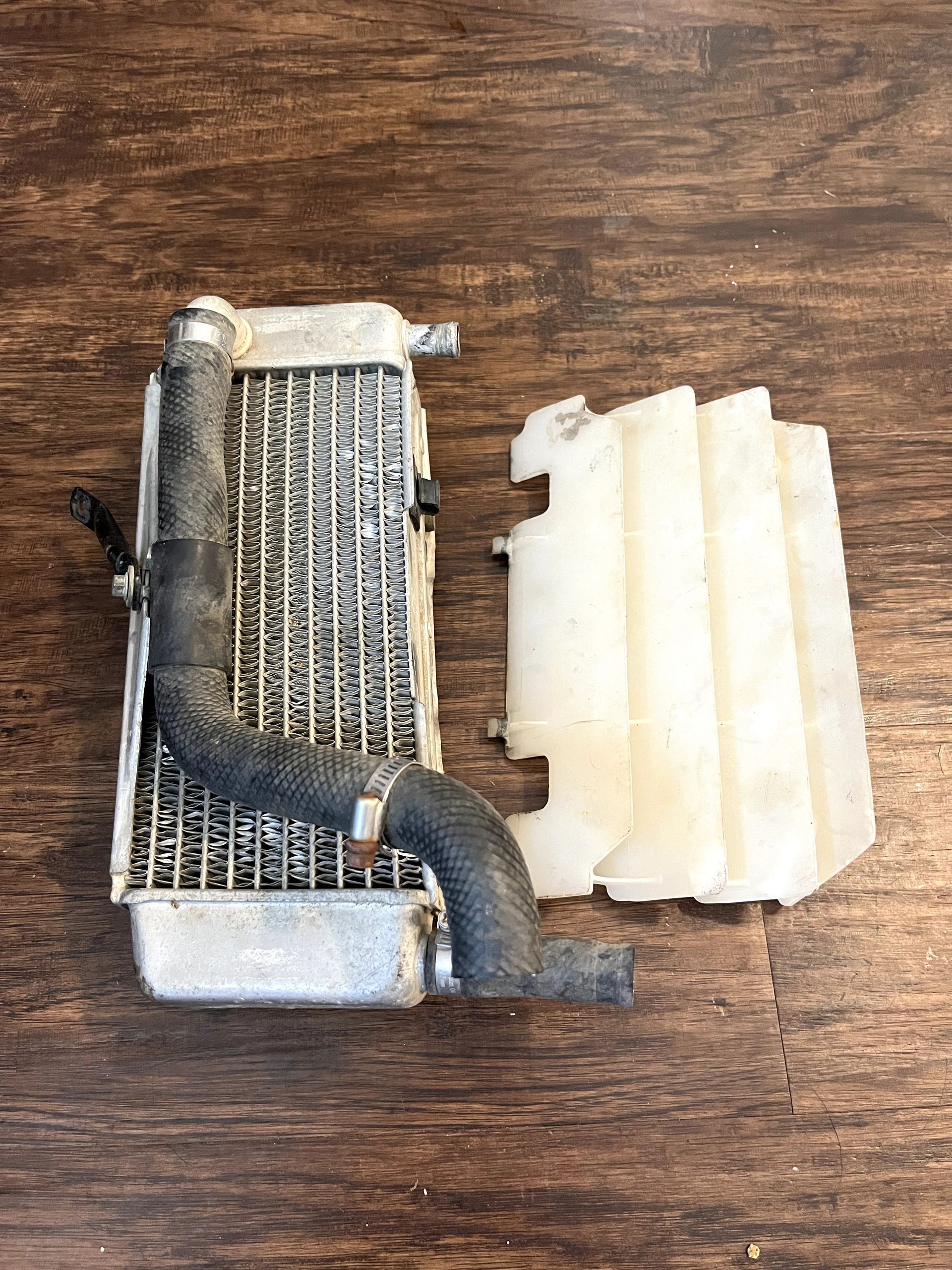 03-08 KX125 OEM LH Left Non Fill Side Radiator W/ Louver and Hoses - 39061-0012