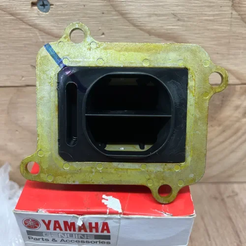 NEW Yamaha Yz125 Reed Cage Assembly