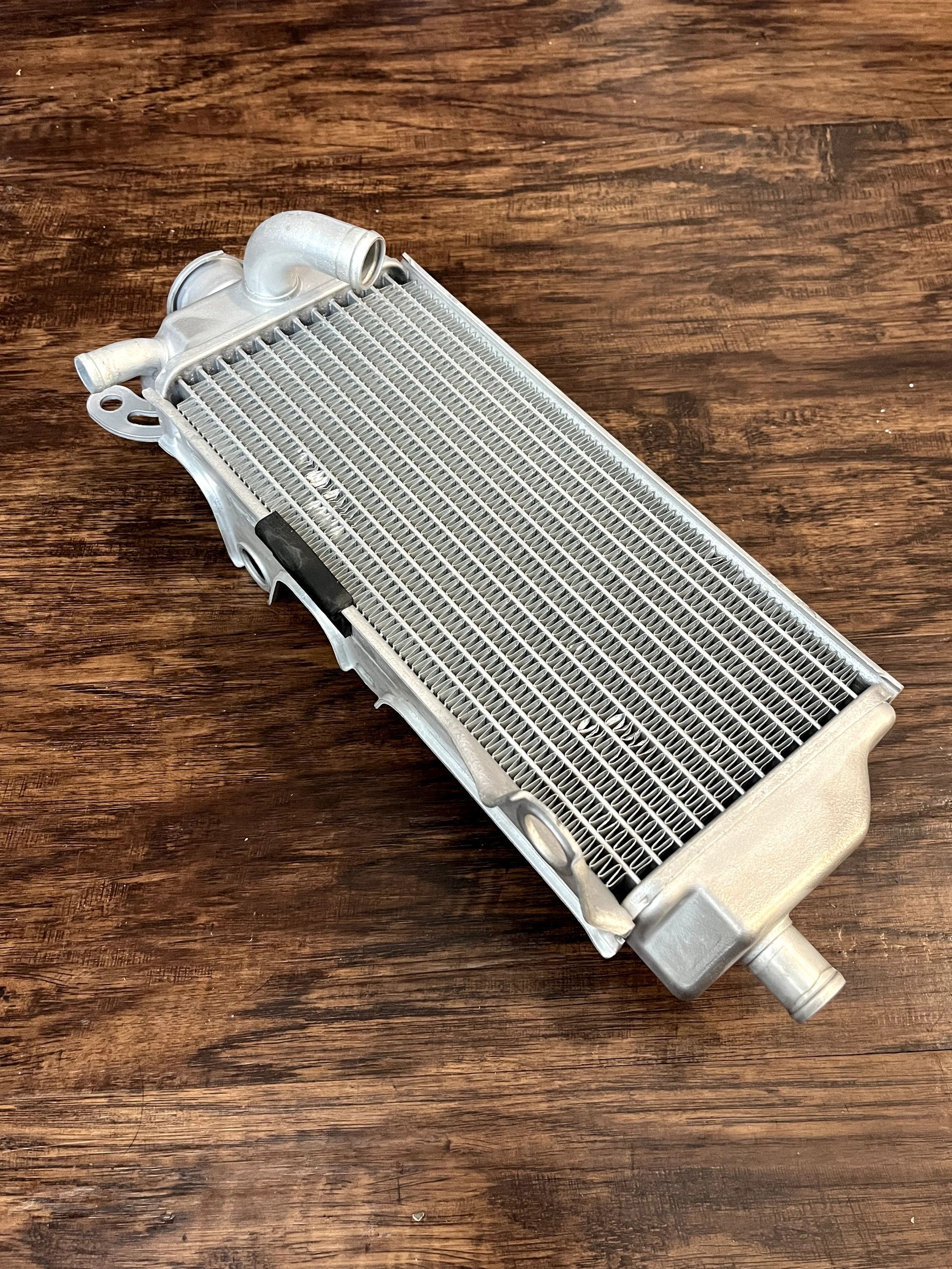 NEW YZ250F YZ450F OEM FILL SIDE RIGHT Radiator COMP - BR9-12461-00-00