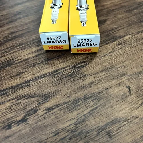 NEW 4 pack of NGK Spark Plugs - LMAR8G