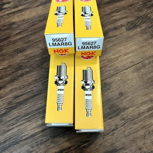NEW 4 pack of NGK Spark Plugs - LMAR8G