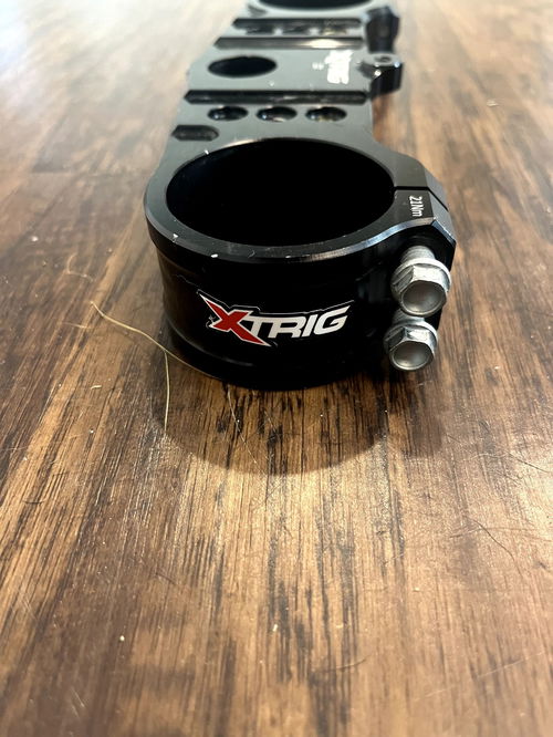 XTrig Tech Top Triple Clamp - YZ250F YZ450F Stock 22mm BLACK