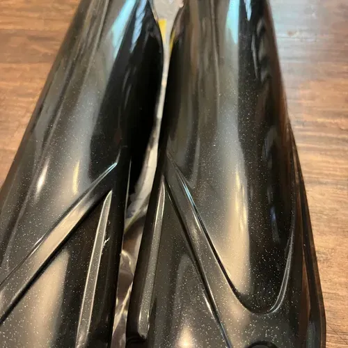 NEW Yamaha Acerbis Fork Guards- Protege Black 3 - YZ 125 250 450 - 2171847440