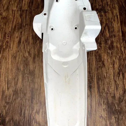 CLUB MX RACE USED REAR FENDER - MATTE WHITE / YELLOW