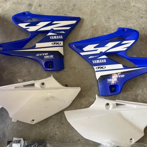 Yz125 Yz250 Restyle Kit W/ Brand New airbox 