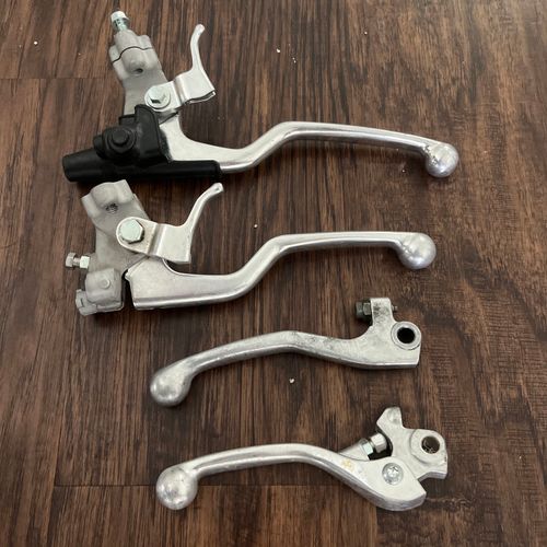 Brake And Clutch Lever Lot- 04-17 CRF 250R 450R