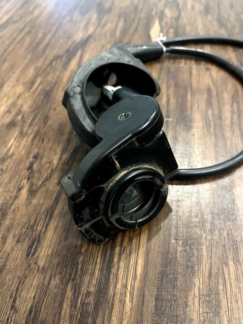 01-08 RM125 OEM Throttle Grip Housing and Cable
