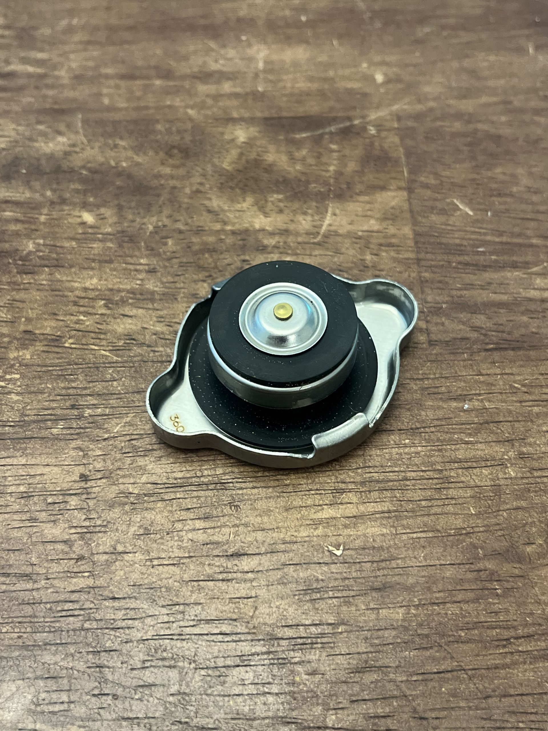 ap21商品 NEW OEM Kawasaki Radiator Pressure Cap ASSY - KX450 KX250