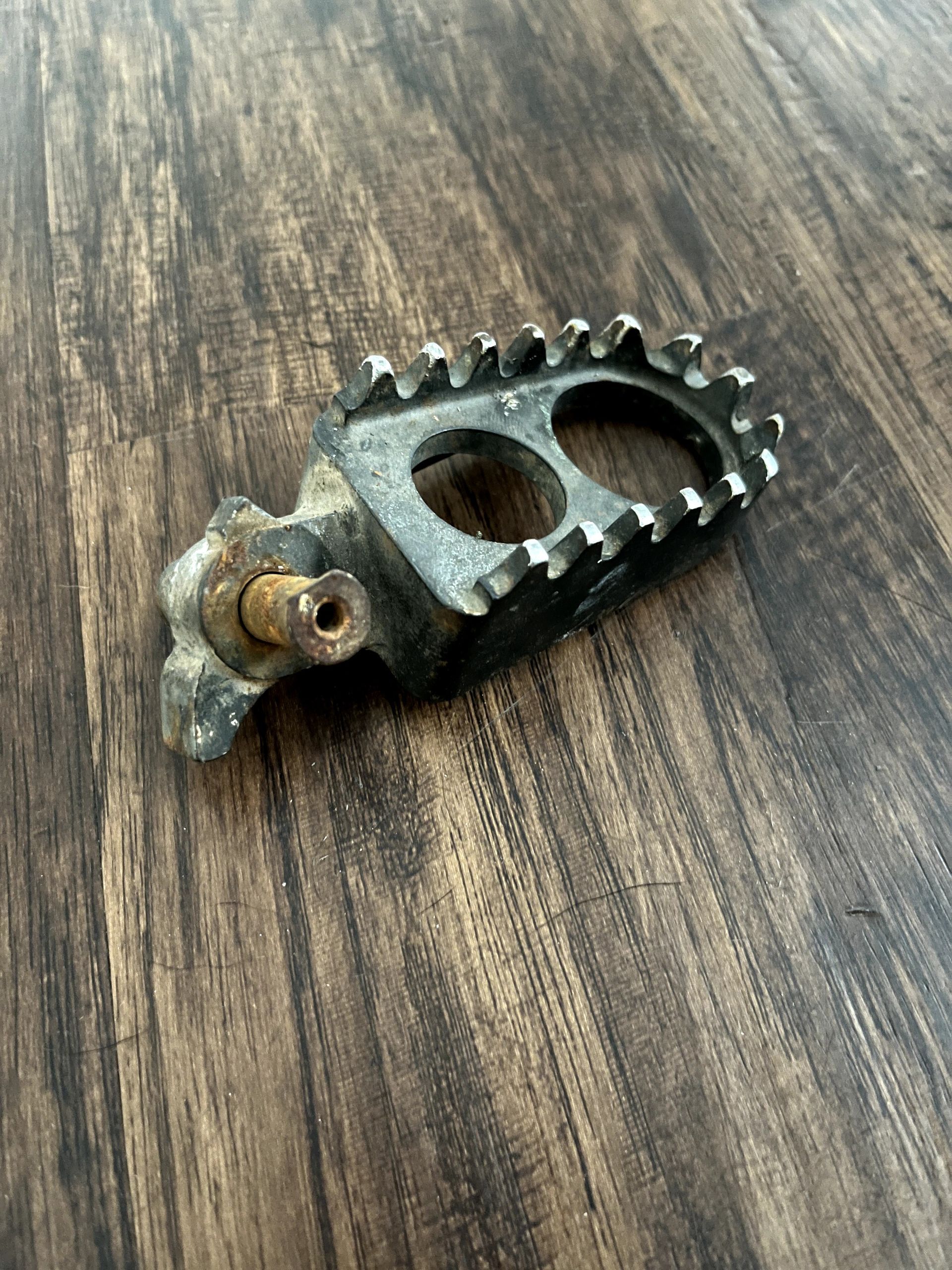 [FCMM] FOOTBALL RETRO KICK OFF MTM★ FC300500 95-01 CR500 Pro Circuit Footpegs *RARE*