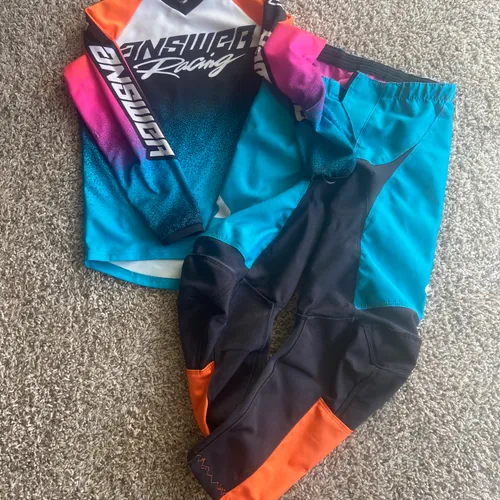 Youth Answer Gear Combo - Size M/26